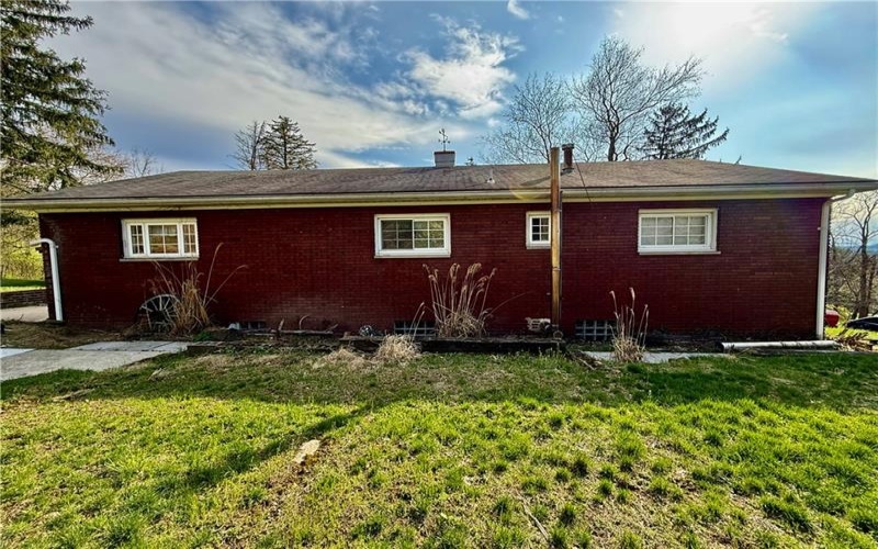 805 Mount Aetna Blvd, Connellsville, 15425, 3 Bedrooms Bedrooms, ,1.1 BathroomsBathrooms,Residential,For Sale,Mount Aetna Blvd,1696509