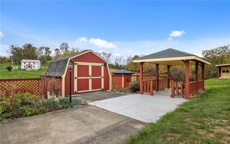 9 Banahasky Lane, Finleyville, 15332, 4 Bedrooms Bedrooms, 14 Rooms Rooms,2 BathroomsBathrooms,Residential,For Sale,Banahasky Lane,1696526
