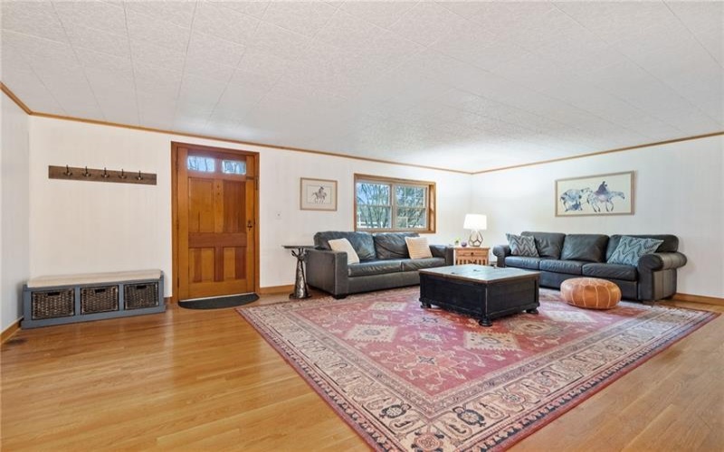 9 Banahasky Lane, Finleyville, 15332, 4 Bedrooms Bedrooms, 14 Rooms Rooms,2 BathroomsBathrooms,Residential,For Sale,Banahasky Lane,1696526