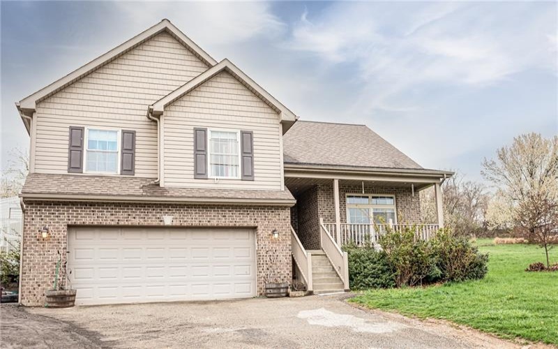 2030 Lexington Dr, Connellsville, 15425, 3 Bedrooms Bedrooms, 6 Rooms Rooms,2.1 BathroomsBathrooms,Residential,For Sale,Lexington Dr,1696536