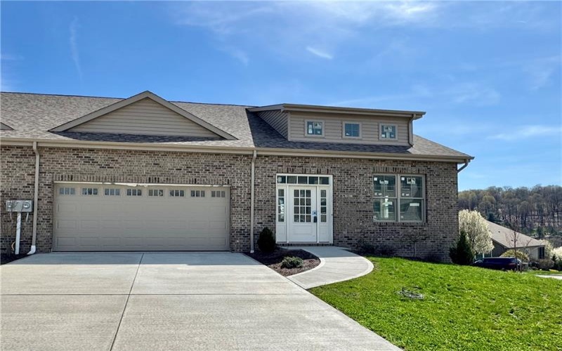 1124 Bayberry Dr, Canonsburg, 15317, 3 Bedrooms Bedrooms, 10 Rooms Rooms,3.2 BathroomsBathrooms,Residential,For Sale,Bayberry Dr,1696543