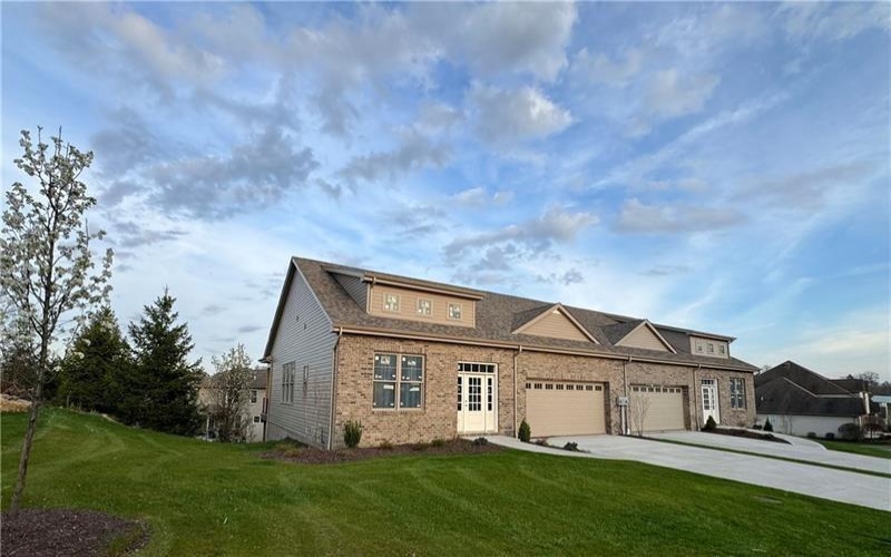 1126 Bayberry Dr, Canonsburg, 15317, 2 Bedrooms Bedrooms, 6 Rooms Rooms,2.1 BathroomsBathrooms,Residential,For Sale,Bayberry Dr,1696545