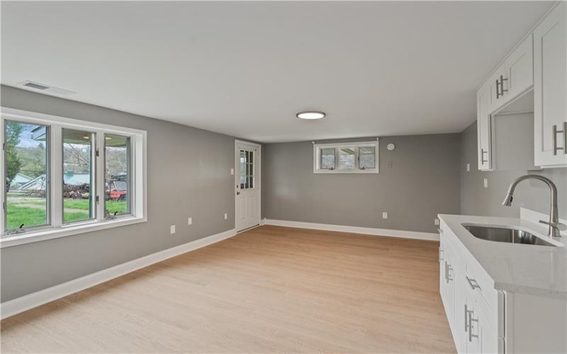2695 Chestnut St, Washington, 15301, 1 Bedroom Bedrooms, ,1 BathroomBathrooms,Lease,For Sale,Chestnut St,1696573