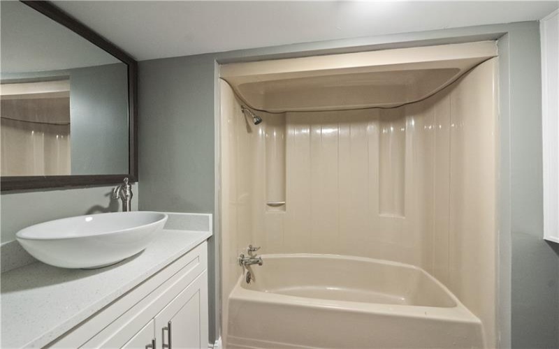 2695 Chestnut St, Washington, 15301, 1 Bedroom Bedrooms, ,1 BathroomBathrooms,Lease,For Sale,Chestnut St,1696573