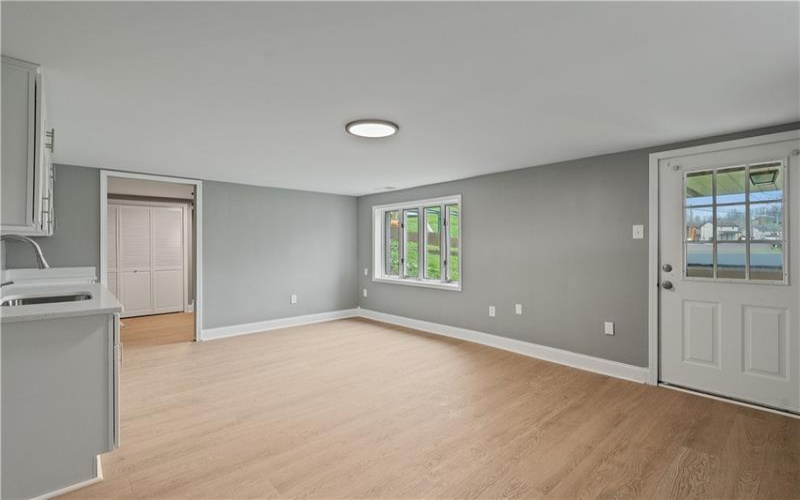 2695 Chestnut St, Washington, 15301, 1 Bedroom Bedrooms, ,1 BathroomBathrooms,Lease,For Sale,Chestnut St,1696573