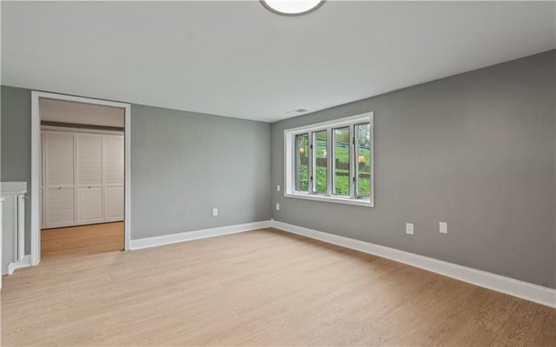 2695 Chestnut St, Washington, 15301, 1 Bedroom Bedrooms, ,1 BathroomBathrooms,Lease,For Sale,Chestnut St,1696573