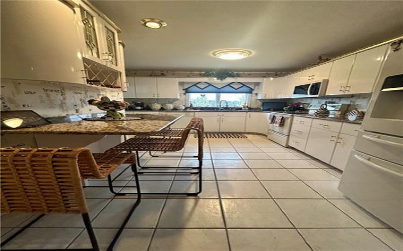 107 Spring Ln, Uniontown, 15401, 3 Bedrooms Bedrooms, 9 Rooms Rooms,3 BathroomsBathrooms,Residential,For Sale,Spring Ln,1696490