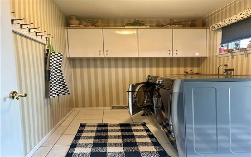 107 Spring Ln, Uniontown, 15401, 3 Bedrooms Bedrooms, 9 Rooms Rooms,3 BathroomsBathrooms,Residential,For Sale,Spring Ln,1696490