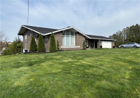 107 Spring Ln, Uniontown, 15401, 3 Bedrooms Bedrooms, 9 Rooms Rooms,3 BathroomsBathrooms,Residential,For Sale,Spring Ln,1696490