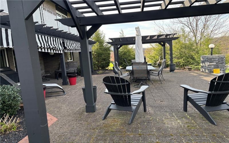 107 Spring Ln, Uniontown, 15401, 3 Bedrooms Bedrooms, 9 Rooms Rooms,3 BathroomsBathrooms,Residential,For Sale,Spring Ln,1696490