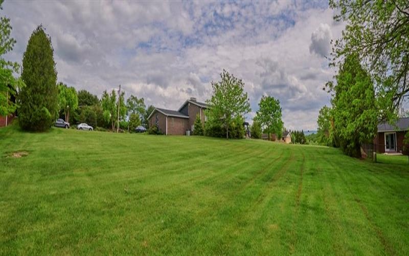 107 Spring Ln, Uniontown, 15401, 3 Bedrooms Bedrooms, 9 Rooms Rooms,3 BathroomsBathrooms,Residential,For Sale,Spring Ln,1696490