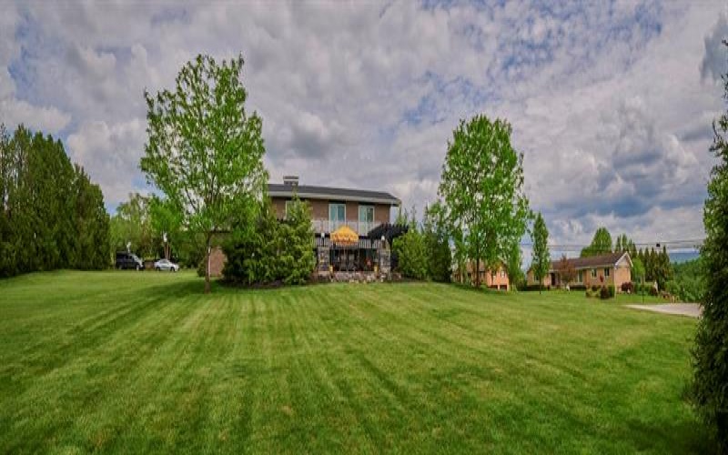 107 Spring Ln, Uniontown, 15401, 3 Bedrooms Bedrooms, 9 Rooms Rooms,3 BathroomsBathrooms,Residential,For Sale,Spring Ln,1696490
