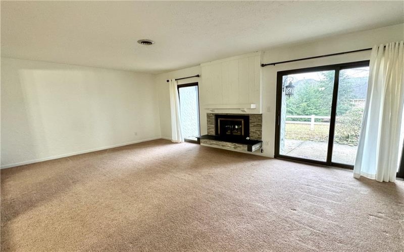 803 Casa Vita Dr, Greensburg, 15601, 2 Bedrooms Bedrooms, 8 Rooms Rooms,2.1 BathroomsBathrooms,Residential,For Sale,Casa Vita Dr,1688104