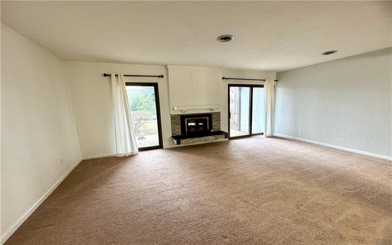 803 Casa Vita Dr, Greensburg, 15601, 2 Bedrooms Bedrooms, 8 Rooms Rooms,2.1 BathroomsBathrooms,Residential,For Sale,Casa Vita Dr,1688104