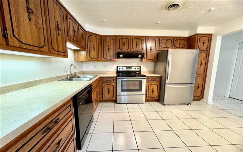 803 Casa Vita Dr, Greensburg, 15601, 2 Bedrooms Bedrooms, 8 Rooms Rooms,2.1 BathroomsBathrooms,Residential,For Sale,Casa Vita Dr,1688104