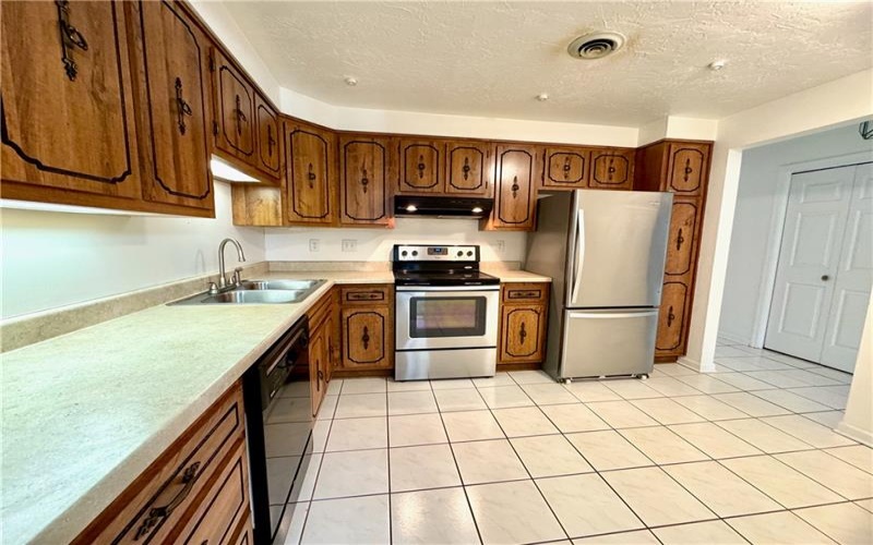 803 Casa Vita Dr, Greensburg, 15601, 2 Bedrooms Bedrooms, 8 Rooms Rooms,2.1 BathroomsBathrooms,Residential,For Sale,Casa Vita Dr,1688104