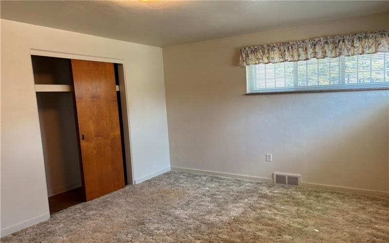 4552 Lincoln Avenue, Jeannette, 15644, 3 Bedrooms Bedrooms, 8 Rooms Rooms,1 BathroomBathrooms,Residential,For Sale,Lincoln Avenue,1696642