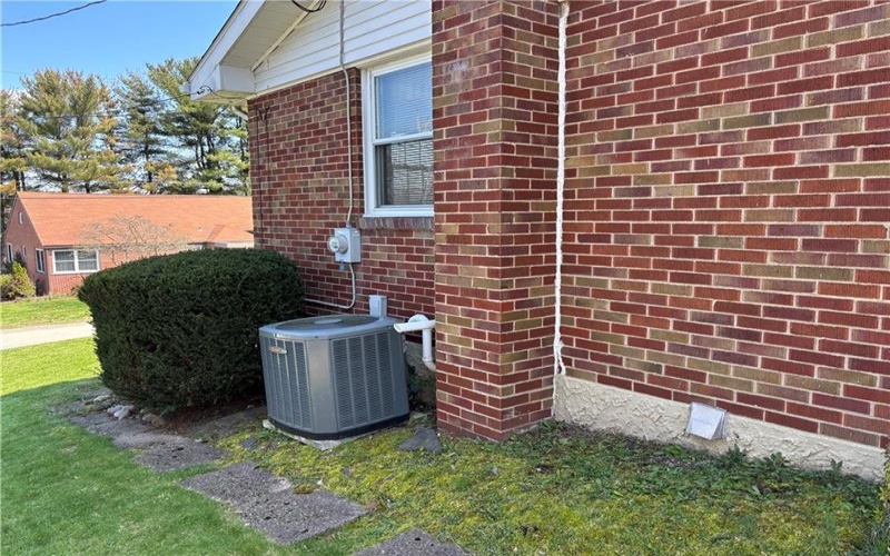 4552 Lincoln Avenue, Jeannette, 15644, 3 Bedrooms Bedrooms, 8 Rooms Rooms,1 BathroomBathrooms,Residential,For Sale,Lincoln Avenue,1696642