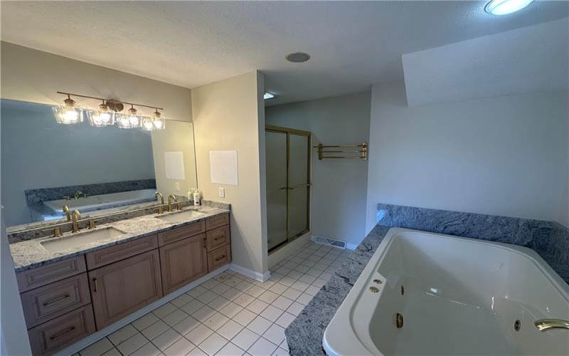 107 Fairway Landings Drive, Canonsburg, 15317, 2 Bedrooms Bedrooms, ,2.2 BathroomsBathrooms,Residential,For Sale,Fairway Landings Drive,1696653