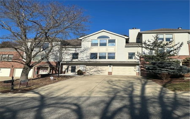 107 Fairway Landings Drive, Canonsburg, 15317, 2 Bedrooms Bedrooms, ,2.2 BathroomsBathrooms,Residential,For Sale,Fairway Landings Drive,1696653