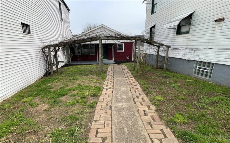234 McKean Ave., Donora, 15033, 3 Bedrooms Bedrooms, 9 Rooms Rooms,2 BathroomsBathrooms,Residential,For Sale,McKean Ave.,1696667