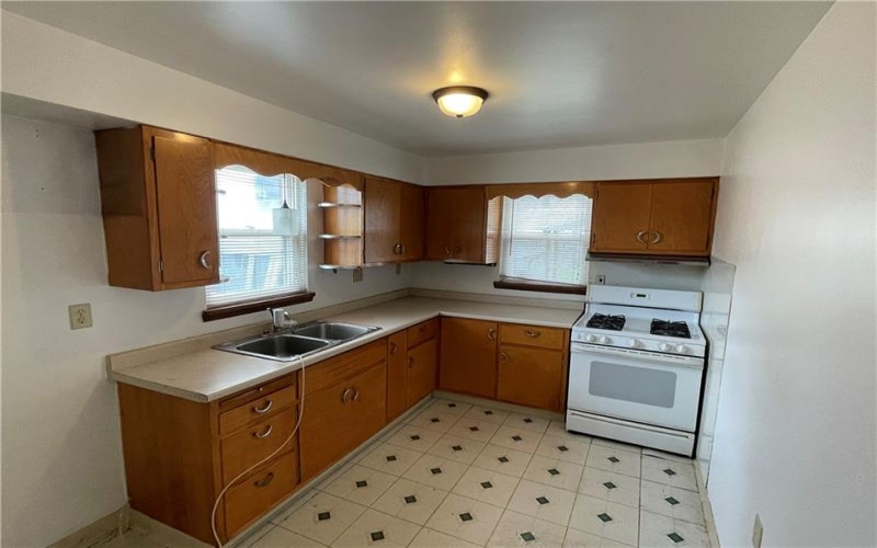 234 McKean Ave., Donora, 15033, 3 Bedrooms Bedrooms, 9 Rooms Rooms,2 BathroomsBathrooms,Residential,For Sale,McKean Ave.,1696667