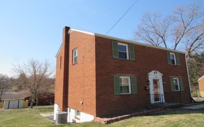 409 Derrick Avenue, Uniontown, 15401, 3 Bedrooms Bedrooms, 7 Rooms Rooms,1.1 BathroomsBathrooms,Residential,For Sale,Derrick Avenue,1696792