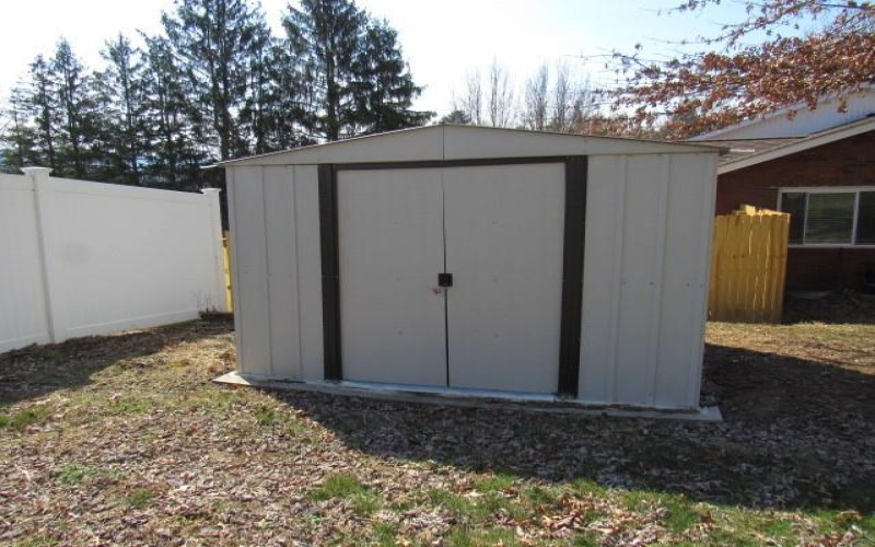 409 Derrick Avenue, Uniontown, 15401, 3 Bedrooms Bedrooms, 7 Rooms Rooms,1.1 BathroomsBathrooms,Residential,For Sale,Derrick Avenue,1696792