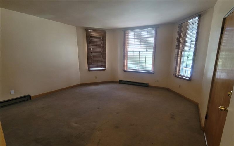 404 E Beau St, Washington, 15301, 1 Bedroom Bedrooms, ,1 BathroomBathrooms,Lease,For Sale,E Beau St,1696803