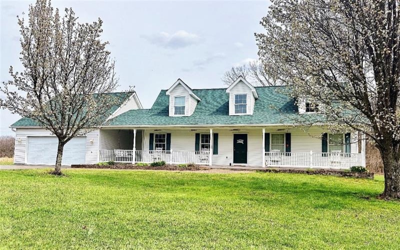 152 Killarney Rd, Mill Run, 15464, 3 Bedrooms Bedrooms, 5 Rooms Rooms,2.1 BathroomsBathrooms,Residential,For Sale,Killarney Rd,1696821