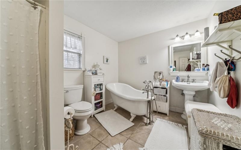 152 Killarney Rd, Mill Run, 15464, 3 Bedrooms Bedrooms, 5 Rooms Rooms,2.1 BathroomsBathrooms,Residential,For Sale,Killarney Rd,1696821