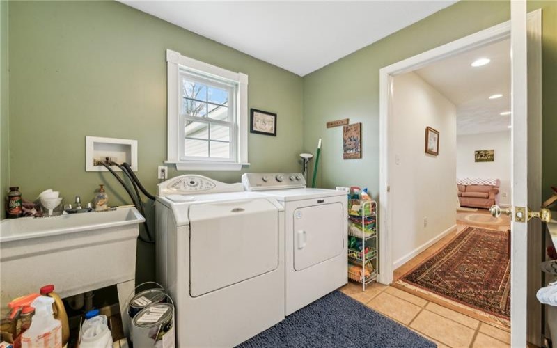 152 Killarney Rd, Mill Run, 15464, 3 Bedrooms Bedrooms, 5 Rooms Rooms,2.1 BathroomsBathrooms,Residential,For Sale,Killarney Rd,1696821