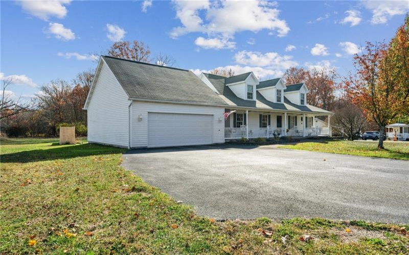 152 Killarney Rd, Mill Run, 15464, 3 Bedrooms Bedrooms, 5 Rooms Rooms,2.1 BathroomsBathrooms,Residential,For Sale,Killarney Rd,1696821