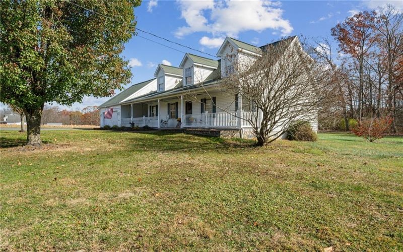 152 Killarney Rd, Mill Run, 15464, 3 Bedrooms Bedrooms, 5 Rooms Rooms,2.1 BathroomsBathrooms,Residential,For Sale,Killarney Rd,1696821