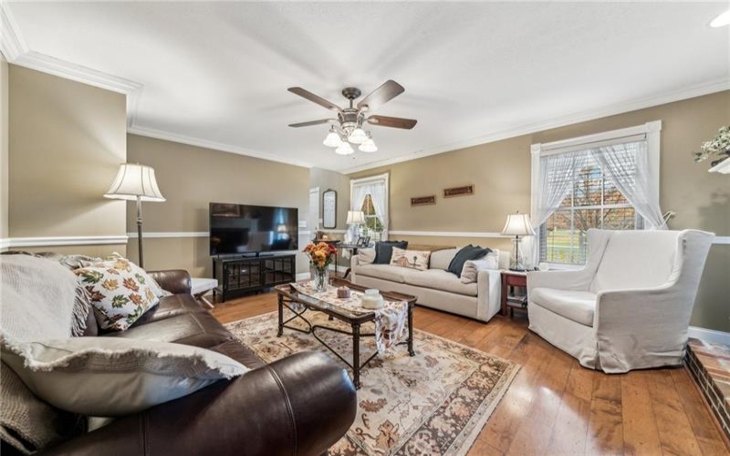 152 Killarney Rd, Mill Run, 15464, 3 Bedrooms Bedrooms, 5 Rooms Rooms,2.1 BathroomsBathrooms,Residential,For Sale,Killarney Rd,1696821