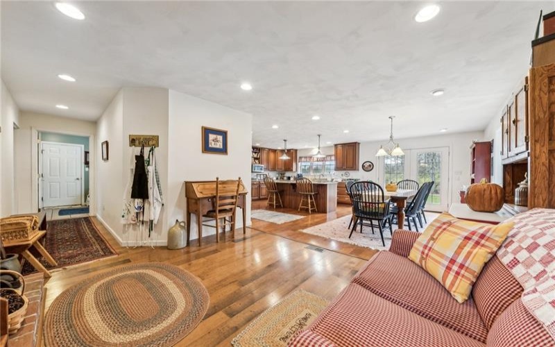 152 Killarney Rd, Mill Run, 15464, 3 Bedrooms Bedrooms, 5 Rooms Rooms,2.1 BathroomsBathrooms,Residential,For Sale,Killarney Rd,1696821