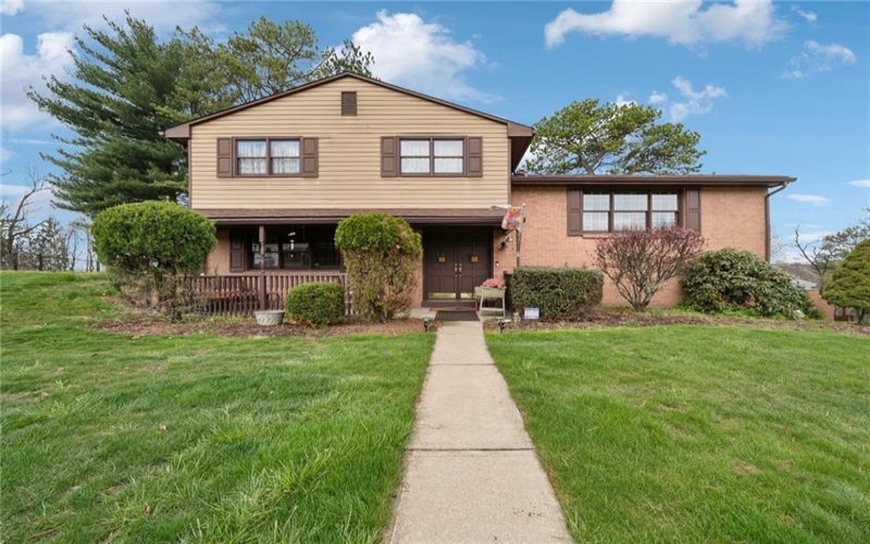 5000 Holly Court, Murrysville, 15668, 4 Bedrooms Bedrooms, ,2.1 BathroomsBathrooms,Residential,For Sale,Holly Court,1696871