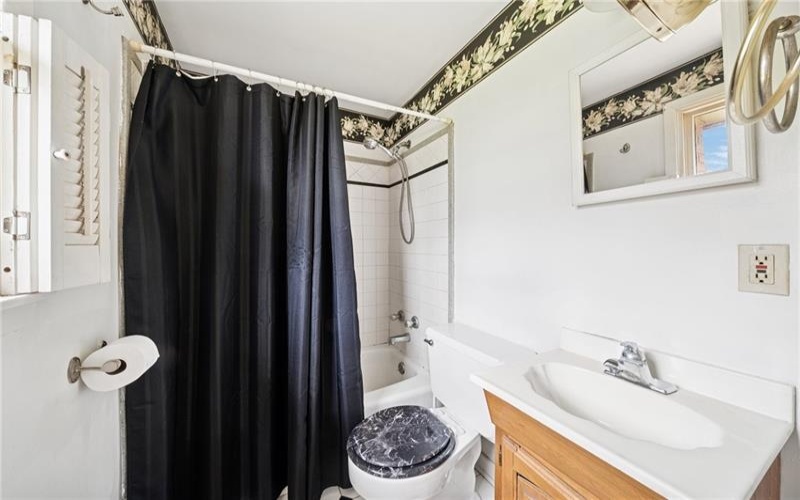 5000 Holly Court, Murrysville, 15668, 4 Bedrooms Bedrooms, ,2.1 BathroomsBathrooms,Residential,For Sale,Holly Court,1696871