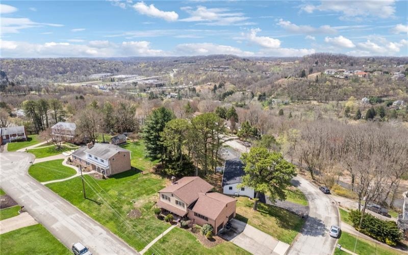 5000 Holly Court, Murrysville, 15668, 4 Bedrooms Bedrooms, ,2.1 BathroomsBathrooms,Residential,For Sale,Holly Court,1696871