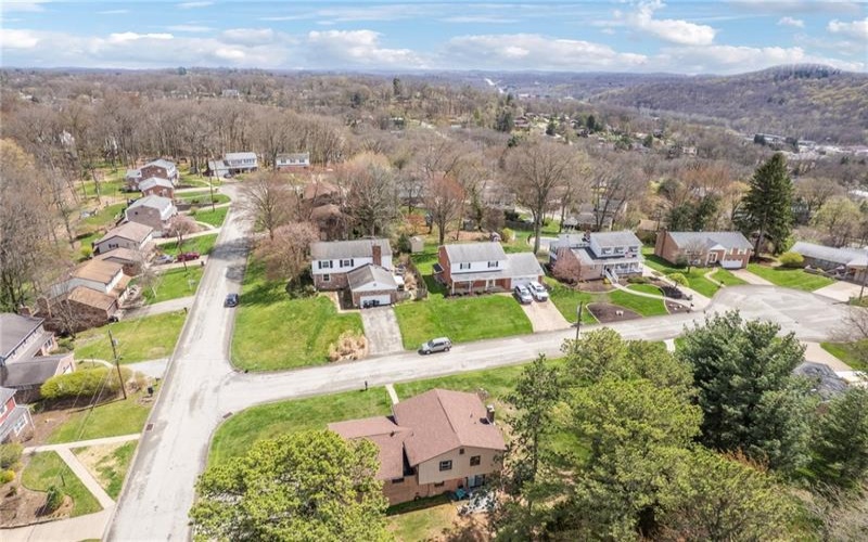 5000 Holly Court, Murrysville, 15668, 4 Bedrooms Bedrooms, ,2.1 BathroomsBathrooms,Residential,For Sale,Holly Court,1696871