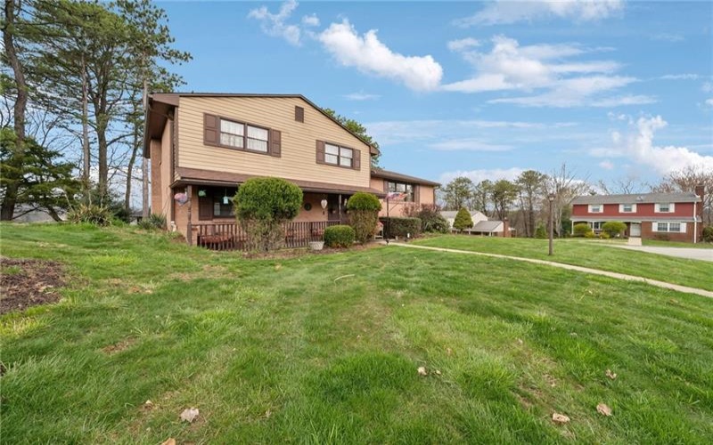 5000 Holly Court, Murrysville, 15668, 4 Bedrooms Bedrooms, ,2.1 BathroomsBathrooms,Residential,For Sale,Holly Court,1696871