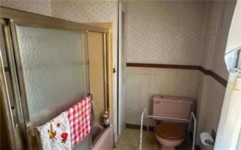 135 Custer Ave, Vandergrift, 15690, 3 Bedrooms Bedrooms, 6 Rooms Rooms,1 BathroomBathrooms,Residential,For Sale,Custer Ave,1696698