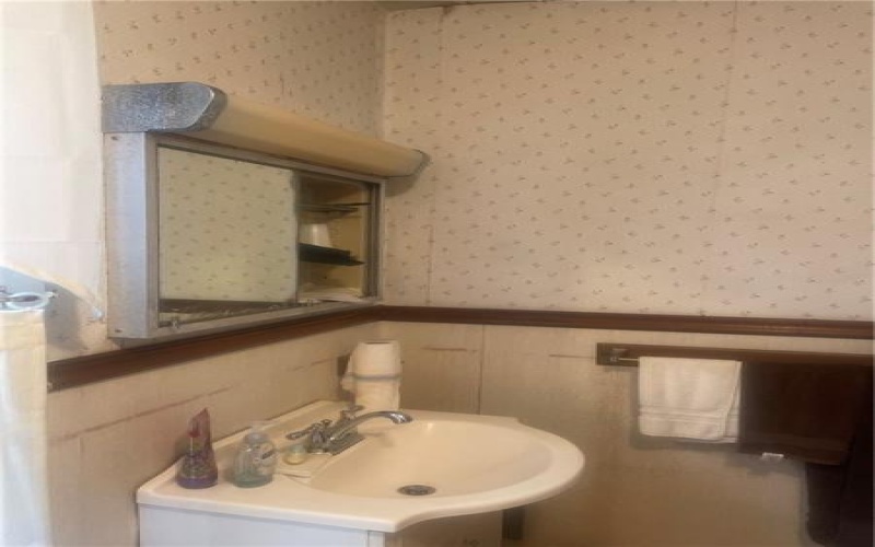 135 Custer Ave, Vandergrift, 15690, 3 Bedrooms Bedrooms, 6 Rooms Rooms,1 BathroomBathrooms,Residential,For Sale,Custer Ave,1696698