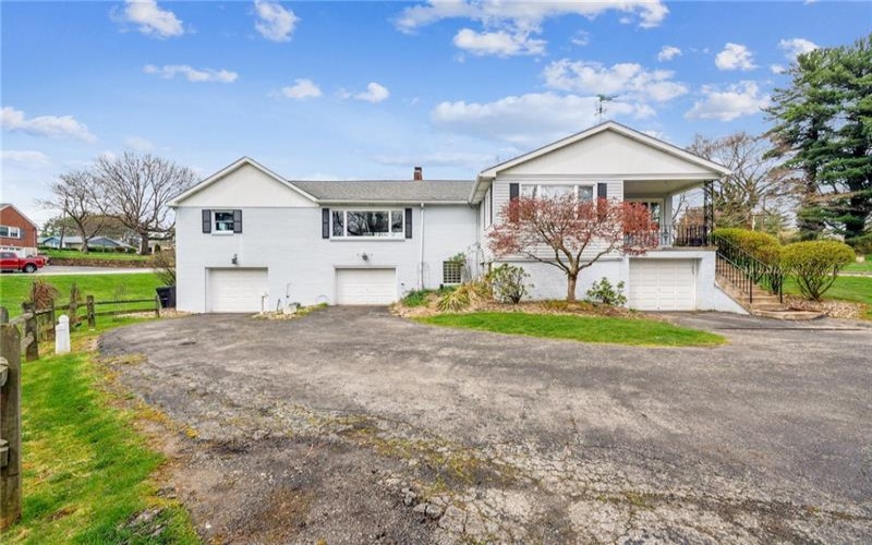 751 Brush Hill Rd, Irwin, 15642, 4 Bedrooms Bedrooms, 10 Rooms Rooms,4 BathroomsBathrooms,Residential,For Sale,Brush Hill Rd,1696733