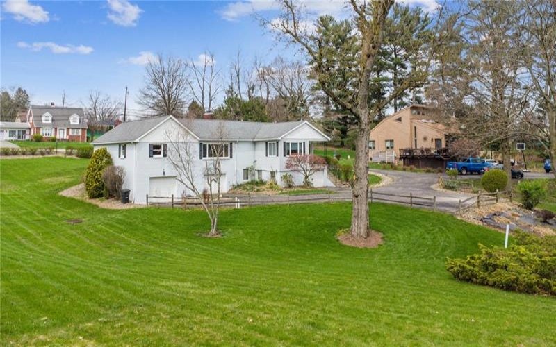 751 Brush Hill Rd, Irwin, 15642, 4 Bedrooms Bedrooms, 10 Rooms Rooms,4 BathroomsBathrooms,Residential,For Sale,Brush Hill Rd,1696733
