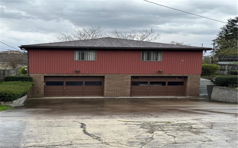 2002 Michael Drive, Irwin, 15642, 2 Bedrooms Bedrooms, 7 Rooms Rooms,2 BathroomsBathrooms,Residential,For Sale,Michael Drive,1696837