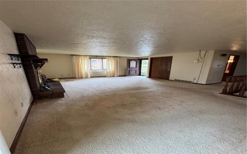 2002 Michael Drive, Irwin, 15642, 2 Bedrooms Bedrooms, 7 Rooms Rooms,2 BathroomsBathrooms,Residential,For Sale,Michael Drive,1696837