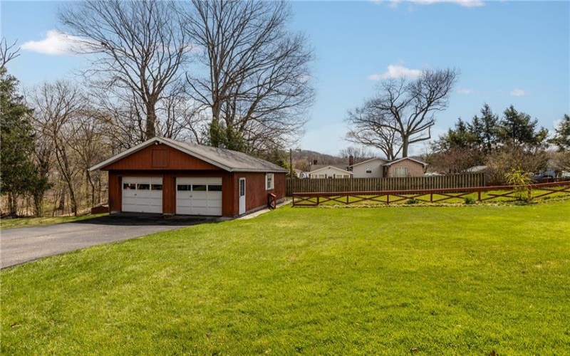 2548 Elcor Dr, New Kensington, 15068, 3 Bedrooms Bedrooms, 8 Rooms Rooms,2 BathroomsBathrooms,Residential,For Sale,Elcor Dr,1696530
