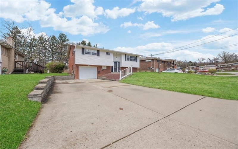 13481 Saint Clair Dr, North Huntingdon, 15642, 3 Bedrooms Bedrooms, 9 Rooms Rooms,1.2 BathroomsBathrooms,Residential,For Sale,Saint Clair Dr,1696888