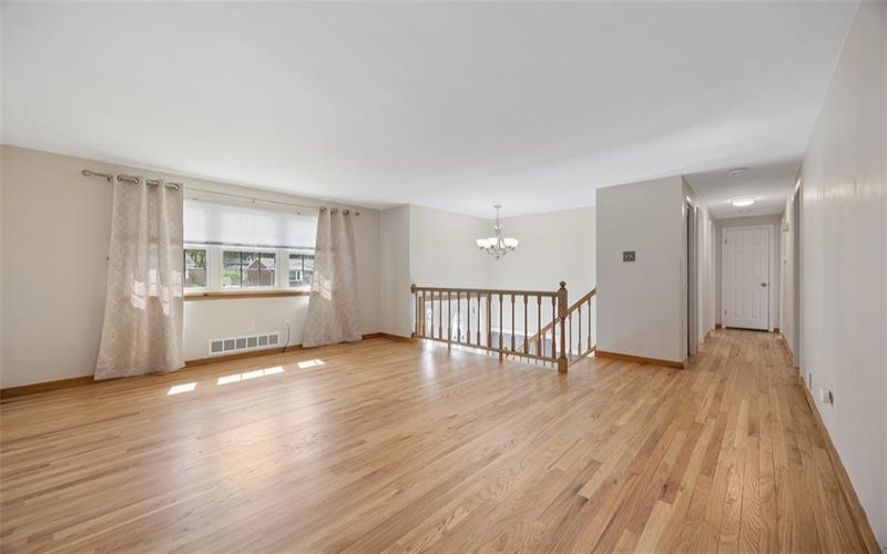 13481 Saint Clair Dr, North Huntingdon, 15642, 3 Bedrooms Bedrooms, 9 Rooms Rooms,1.2 BathroomsBathrooms,Residential,For Sale,Saint Clair Dr,1696888